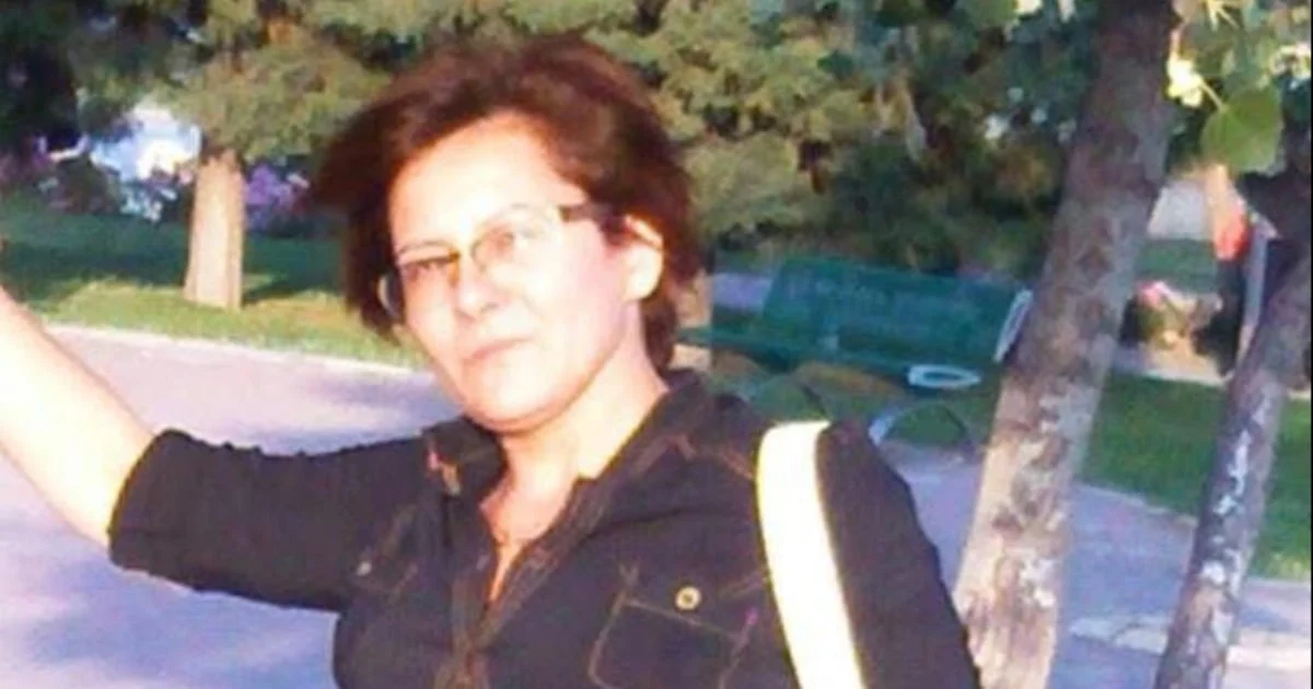 Izmir Kedileri Ile Ölen Kadın