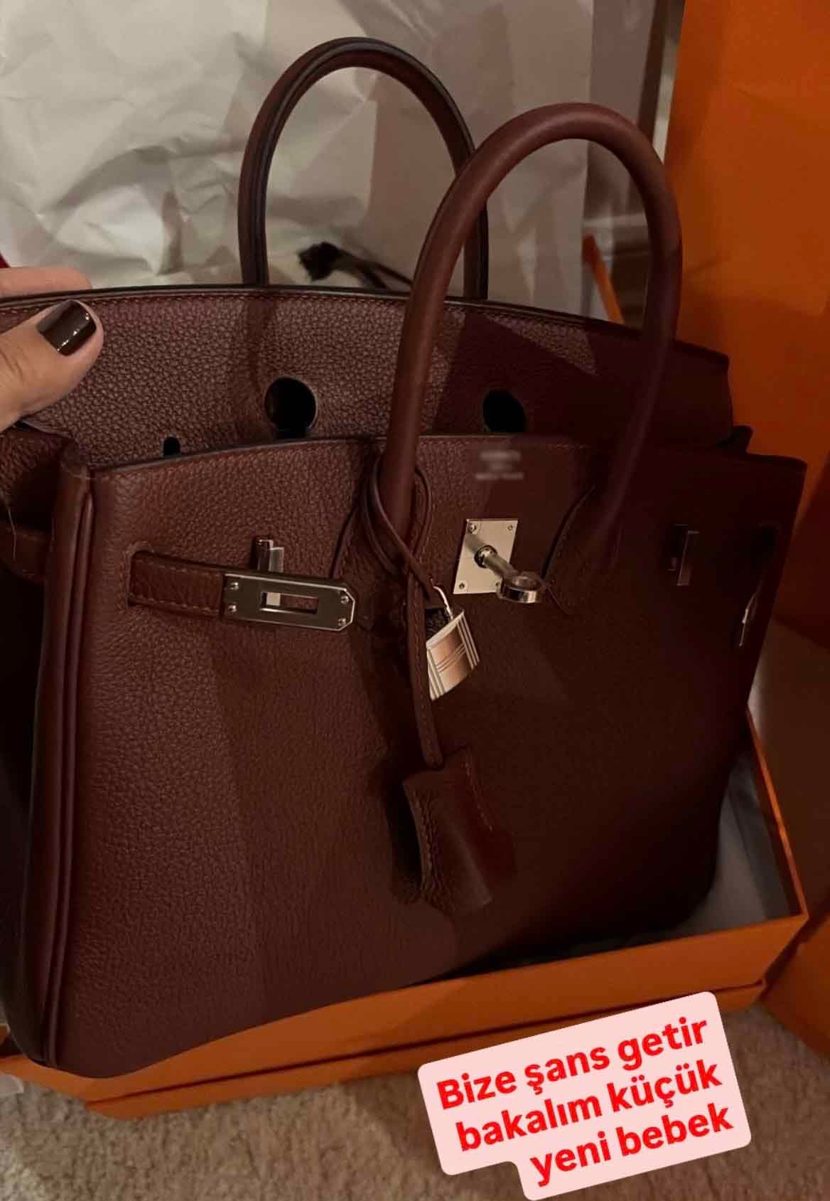 Demet Akalın'ın Yeni Çantası